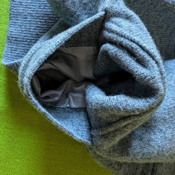 173- NWT Burberrys 100% wool vest, youth L, mens S - Picture 5 of 10